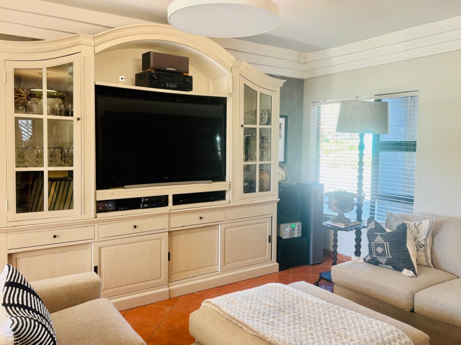 4 Bedroom Property for Sale in Riviera Glen Security Estate Free State